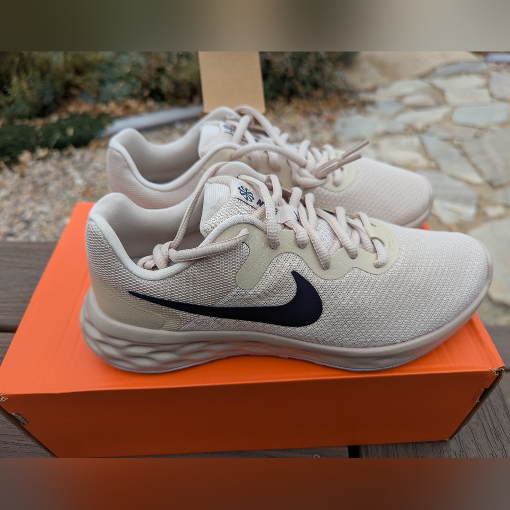 Nike Revolution 6 Sneakers in Oatmeal/Oxygen Purple